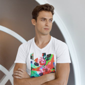 T-shirt col V pour homme dérivé d'une peinture d'Eliora Bousquet 46